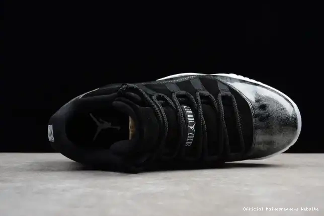 Official Maikesneakers 